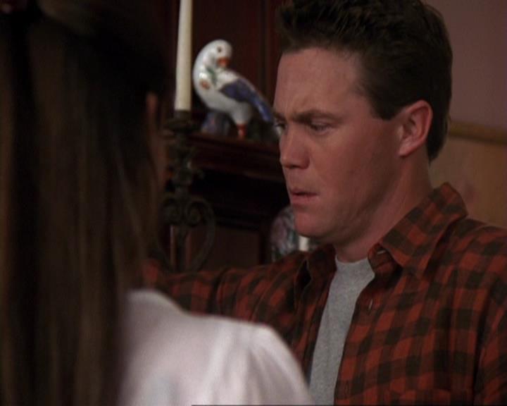 Charmed-Online-dot-417SavingPrivateLeo1074.jpg