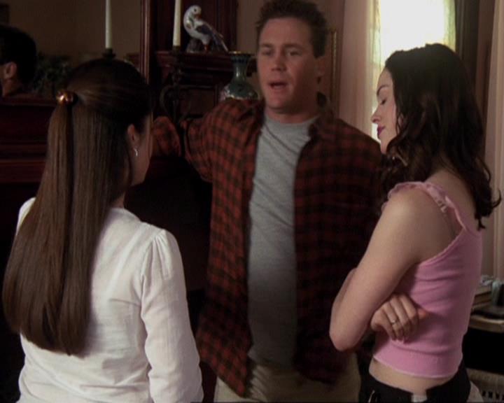 Charmed-Online-dot-417SavingPrivateLeo1087.jpg