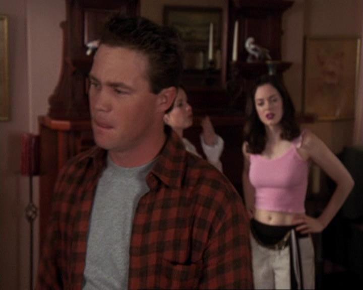 Charmed-Online-dot-417SavingPrivateLeo1090.jpg