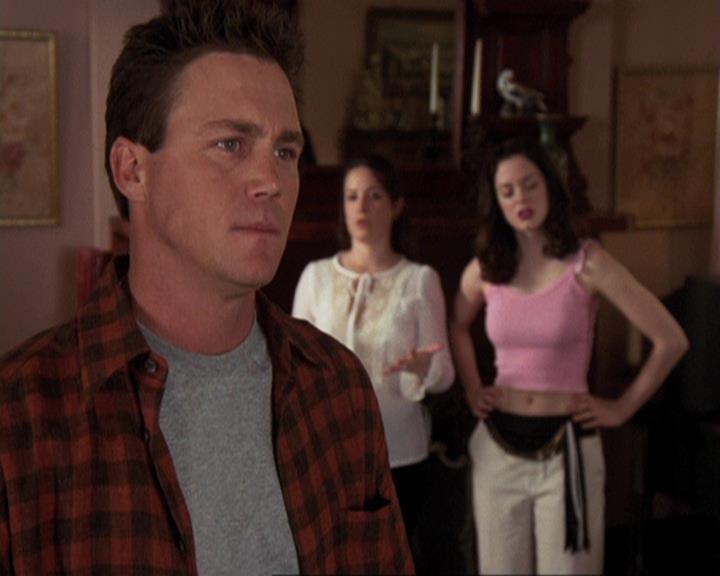 Charmed-Online-dot-417SavingPrivateLeo1094.jpg