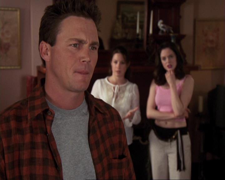 Charmed-Online-dot-417SavingPrivateLeo1096.jpg