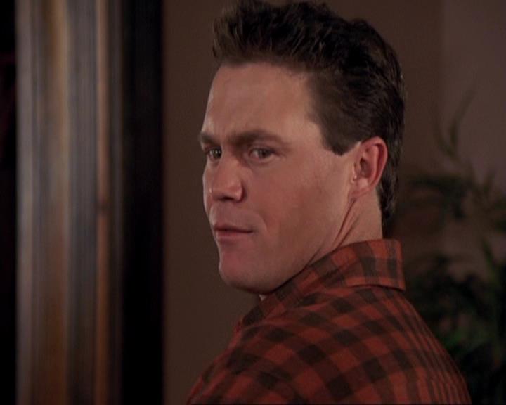 Charmed-Online-dot-417SavingPrivateLeo1107.jpg