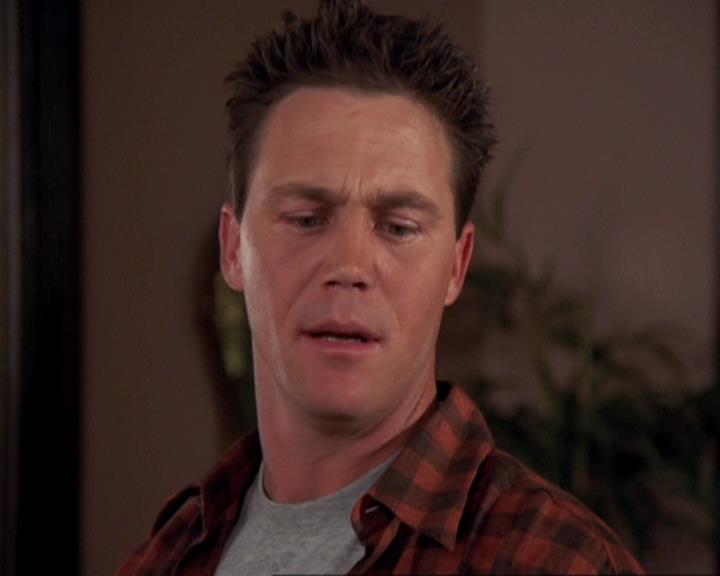 Charmed-Online-dot-417SavingPrivateLeo1137.jpg