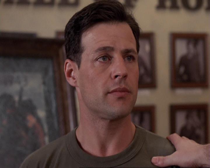 Charmed-Online-dot-417SavingPrivateLeo1204.jpg