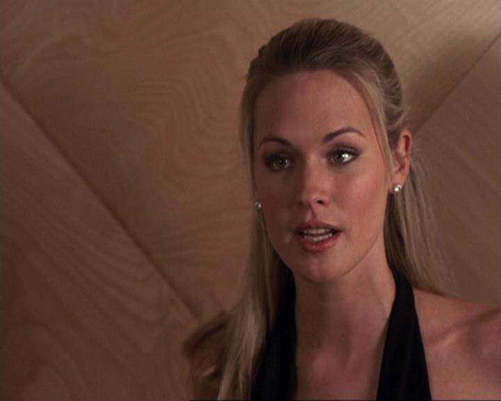 Charmed-Online-dot-417SavingPrivateLeo1357.jpg