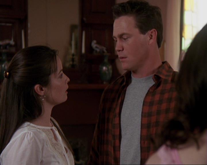 Charmed-Online-dot-417SavingPrivateLeo1404.jpg