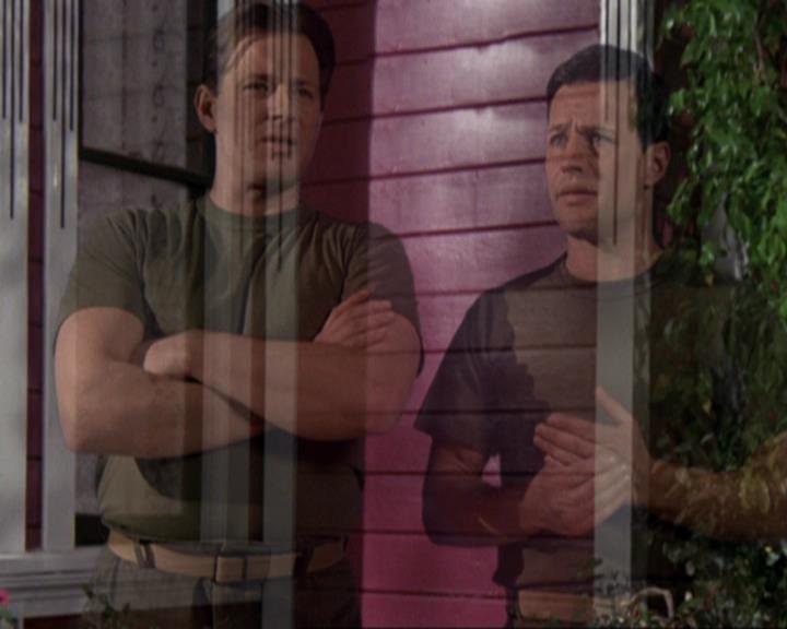 Charmed-Online-dot-417SavingPrivateLeo1422.jpg Charmed-Online-dot-417SavingPrivateLeo1422.jpg