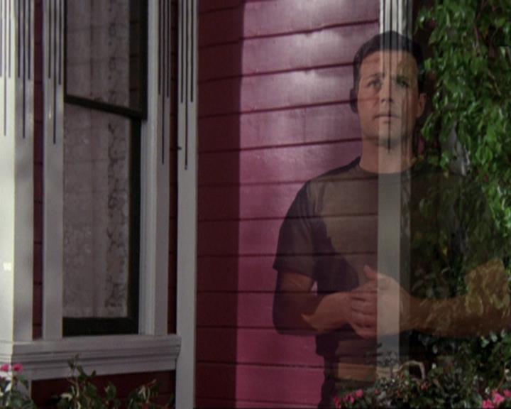 Charmed-Online-dot-417SavingPrivateLeo1426.jpg