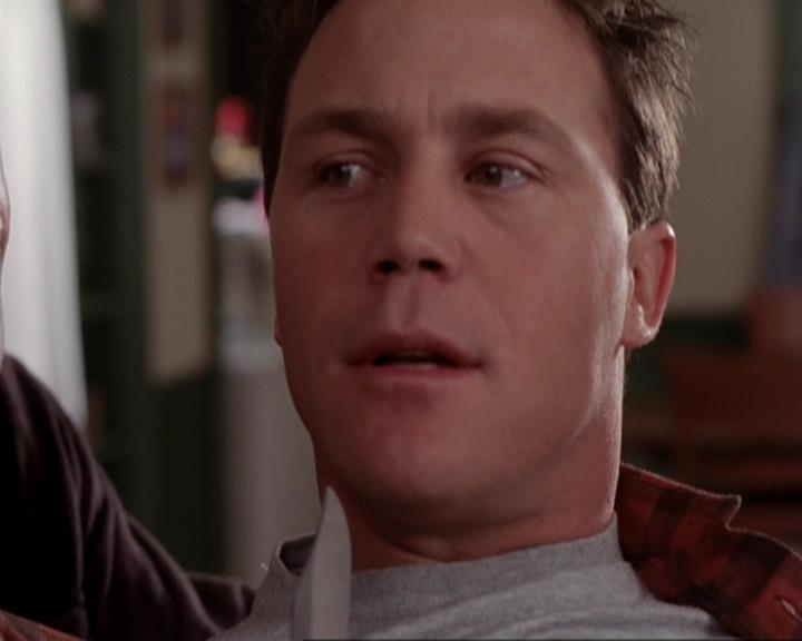 Charmed-Online-dot-417SavingPrivateLeo1449.jpg