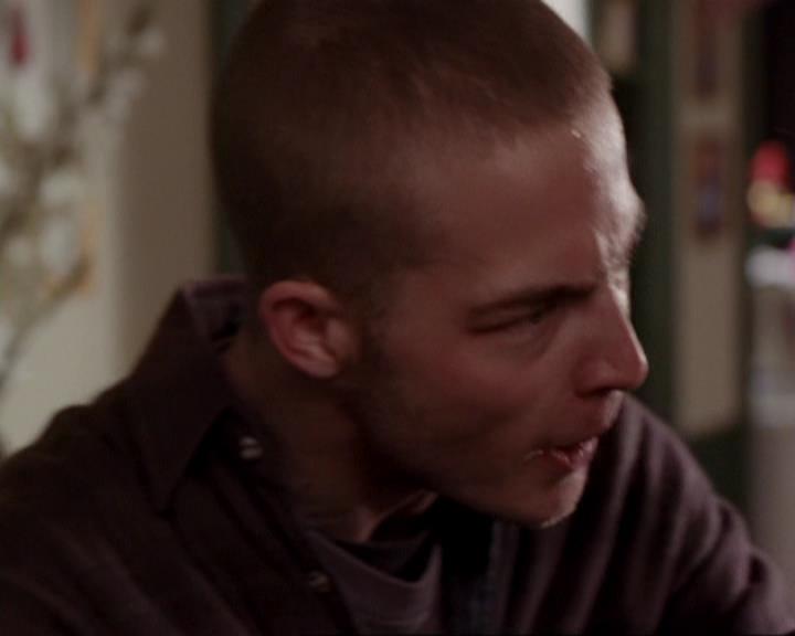 Charmed-Online-dot-417SavingPrivateLeo1453.jpg