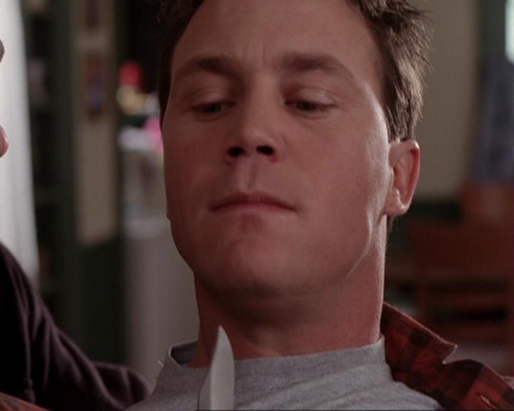 Charmed-Online-dot-417SavingPrivateLeo1455.jpg
