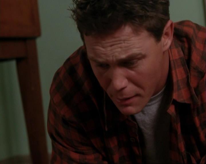 Charmed-Online-dot-417SavingPrivateLeo1534.jpg