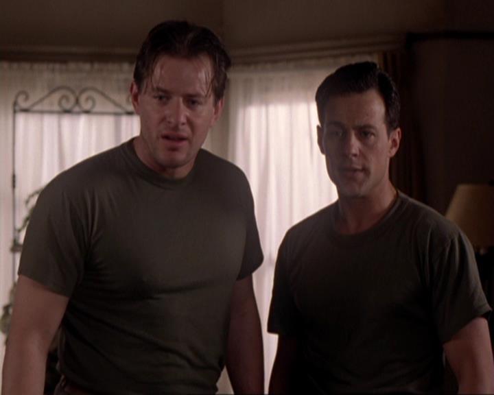 Charmed-Online-dot-417SavingPrivateLeo1543.jpg