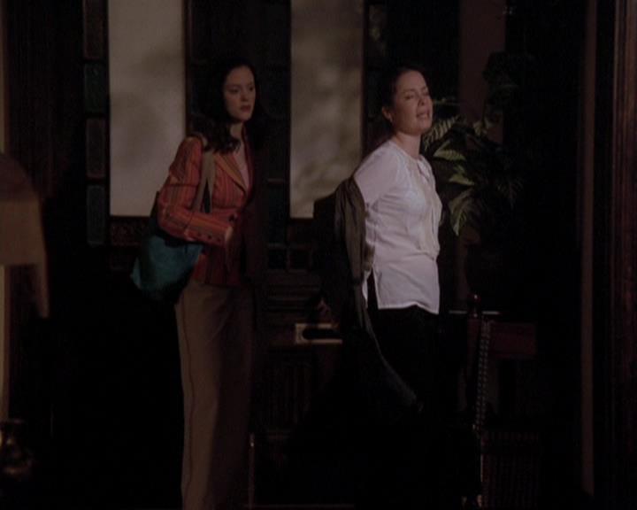 Charmed-Online-dot-417SavingPrivateLeo1552.jpg