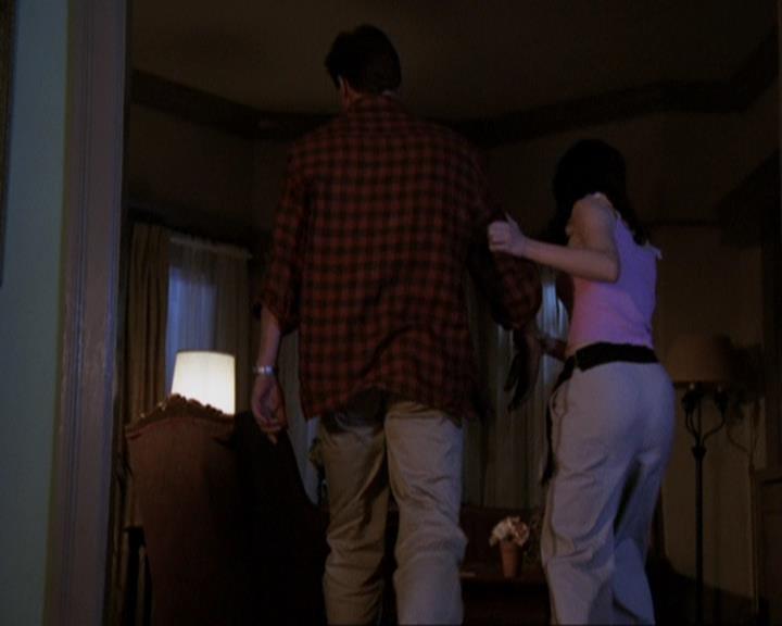 Charmed-Online-dot-417SavingPrivateLeo1755.jpg