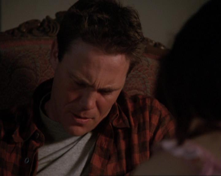 Charmed-Online-dot-417SavingPrivateLeo1791.jpg
