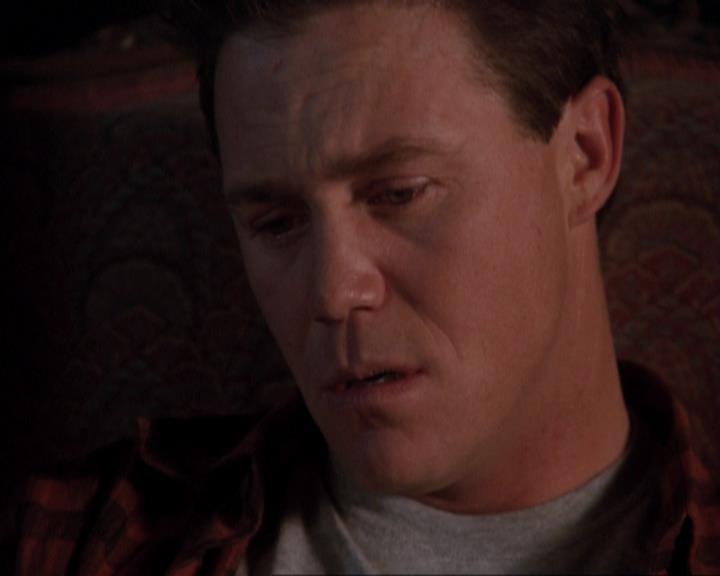 Charmed-Online-dot-417SavingPrivateLeo1798.jpg