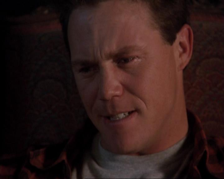 Charmed-Online-dot-417SavingPrivateLeo1817.jpg