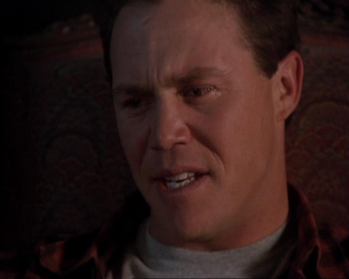 Charmed-Online-dot-417SavingPrivateLeo1827.jpg