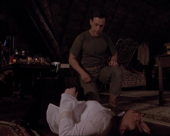 Charmed-Online-dot-417SavingPrivateLeo2028.jpg