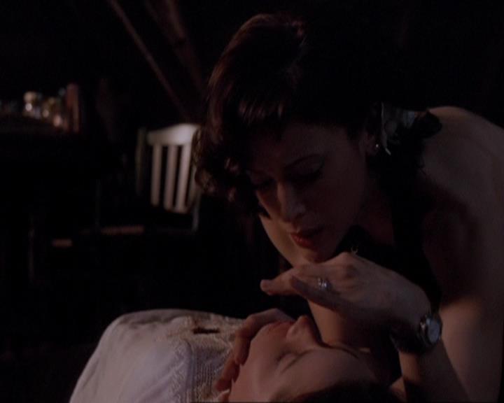Charmed-Online-dot-417SavingPrivateLeo2075.jpg