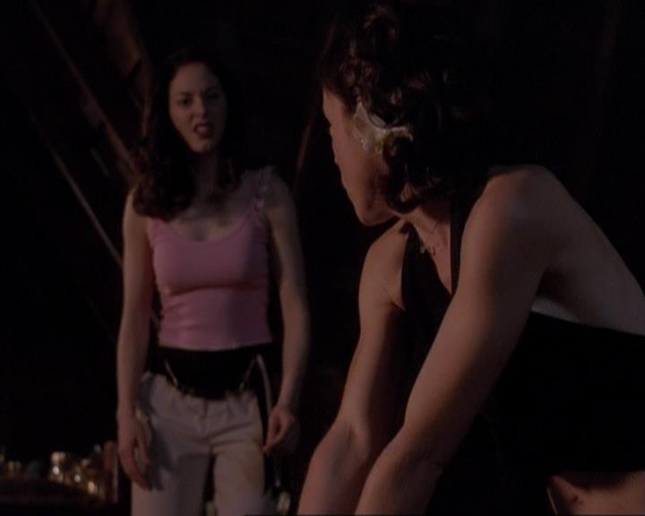 Charmed-Online-dot-417SavingPrivateLeo2079.jpg