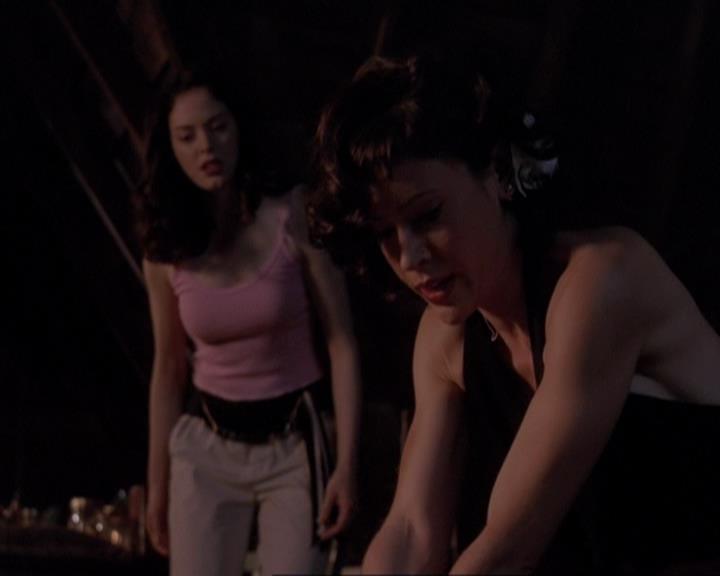 Charmed-Online-dot-417SavingPrivateLeo2082.jpg Charmed-Online-dot-417SavingPrivateLeo2082.jpg