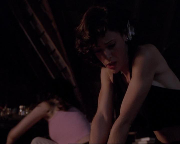 Charmed-Online-dot-417SavingPrivateLeo2089.jpg