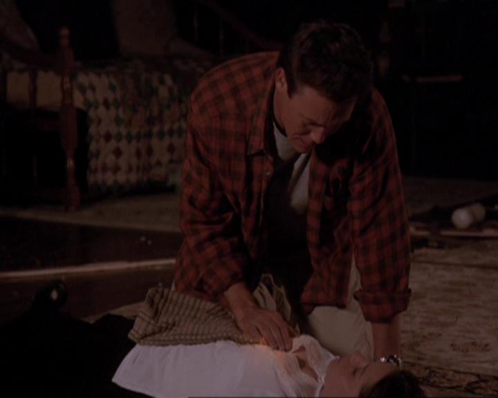 Charmed-Online-dot-417SavingPrivateLeo2187.jpg Charmed-Online-dot-417SavingPrivateLeo2187.jpg