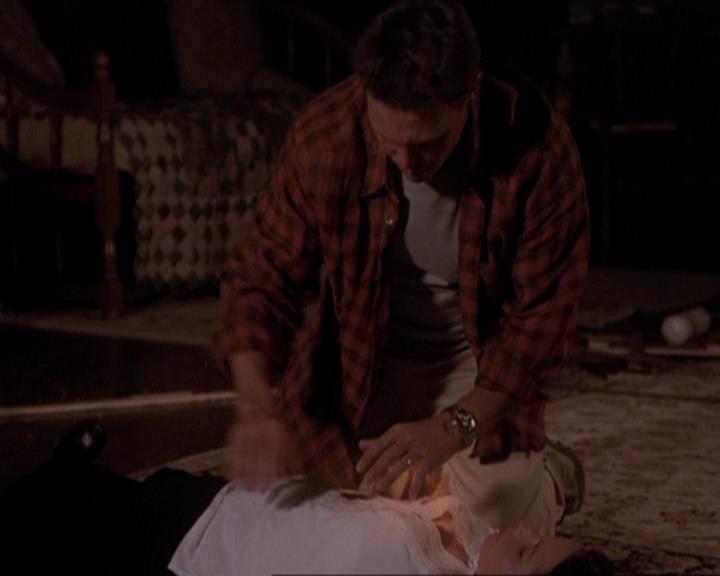 Charmed-Online-dot-417SavingPrivateLeo2196.jpg