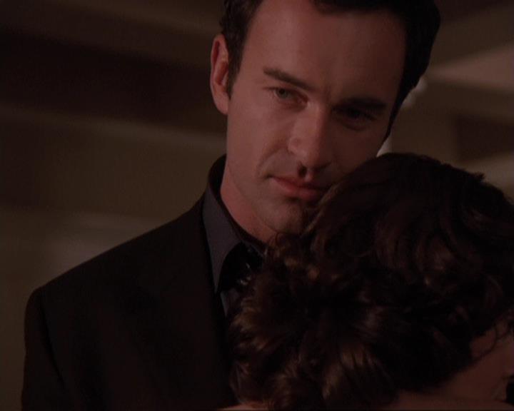 Charmed-Online-dot-417SavingPrivateLeo2313.jpg Charmed-Online-dot-417SavingPrivateLeo2313.jpg