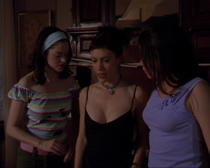 Charmed-Online-dot-419BiteMe0040.jpg