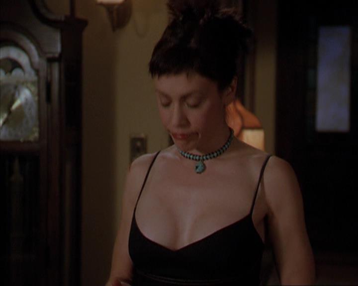 Charmed-Online-dot-419BiteMe0061.jpg