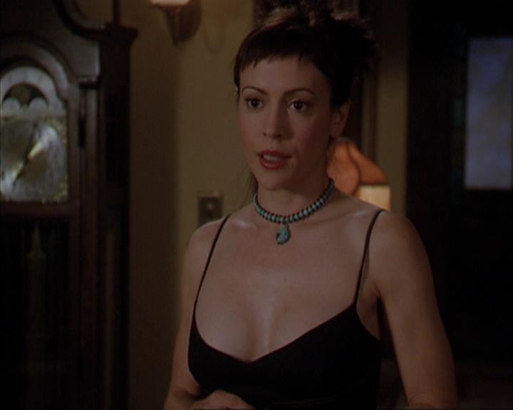 Charmed-Online-dot-419BiteMe0079.jpg