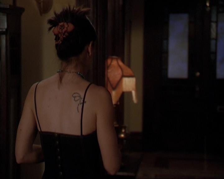Charmed-Online-dot-419BiteMe0098.jpg