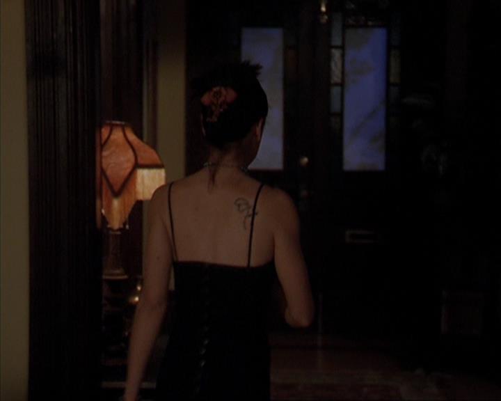Charmed-Online-dot-419BiteMe0099.jpg