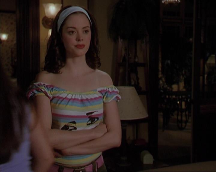 Charmed-Online-dot-419BiteMe0110.jpg