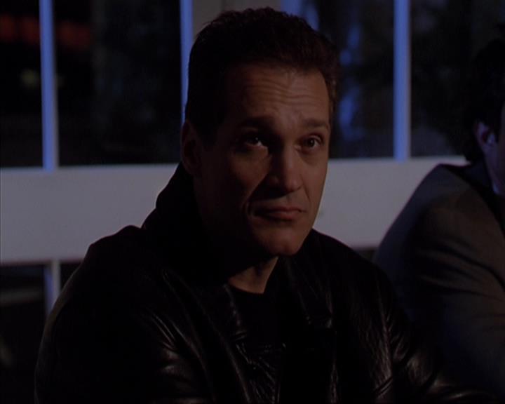 Charmed-Online-dot-419BiteMe0208.jpg