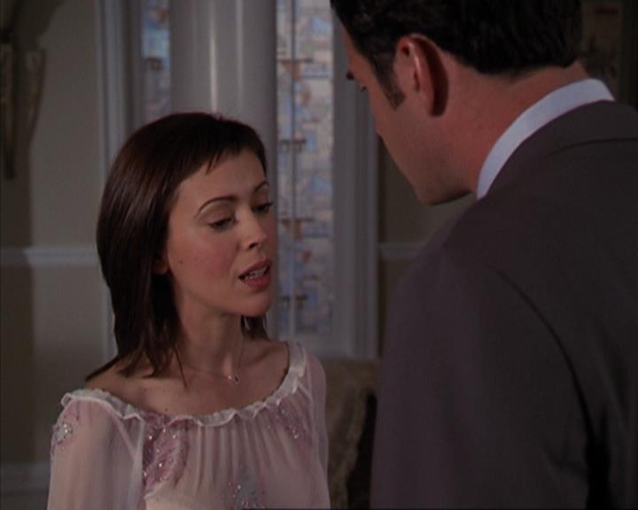 Charmed-Online-dot-419BiteMe0344.jpg