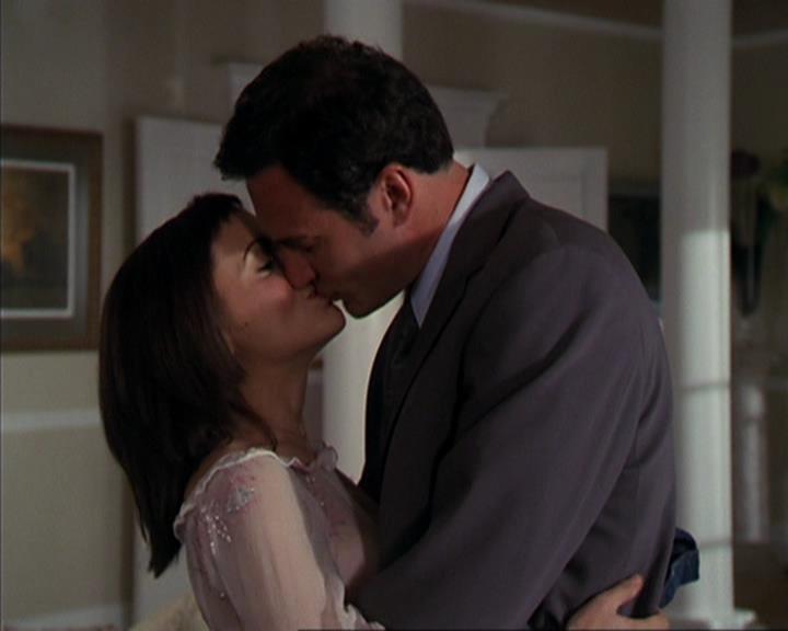 Charmed-Online-dot-419BiteMe0380.jpg