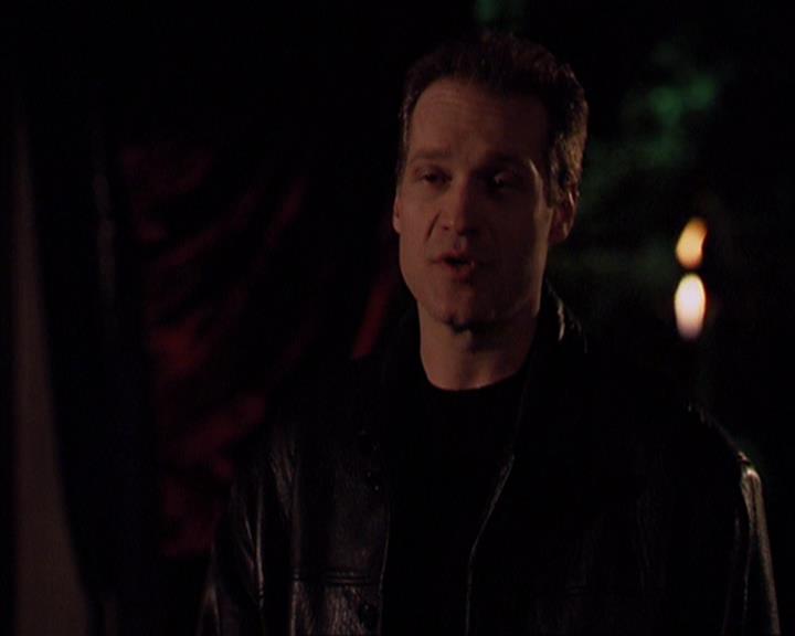Charmed-Online-dot-419BiteMe0424.jpg