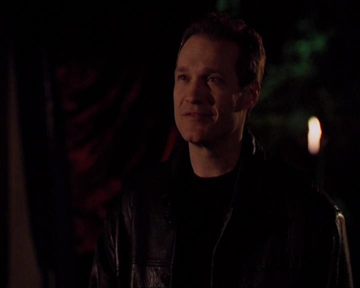 Charmed-Online-dot-419BiteMe0431.jpg