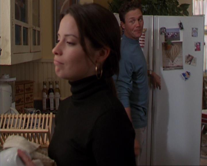 Charmed-Online-dot-419BiteMe0469.jpg
