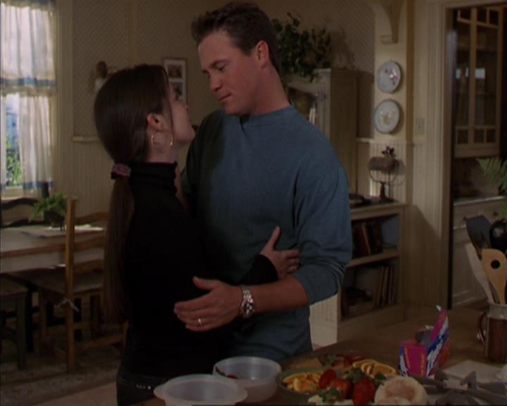 Charmed-Online-dot-419BiteMe0497.jpg