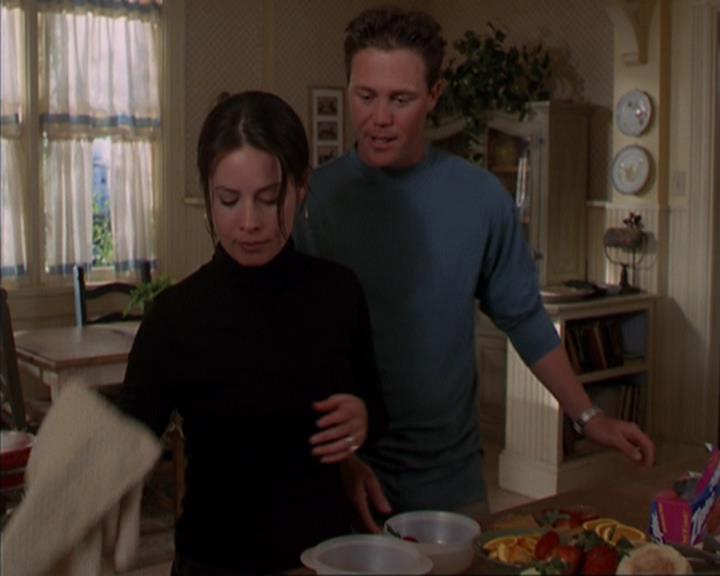 Charmed-Online-dot-419BiteMe0506.jpg