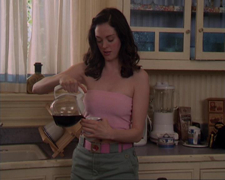 Charmed-Online-dot-419BiteMe0514.jpg