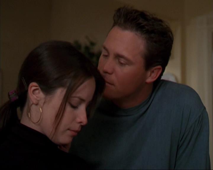 Charmed-Online-dot-419BiteMe0521.jpg