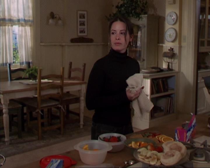 Charmed-Online-dot-419BiteMe0527.jpg