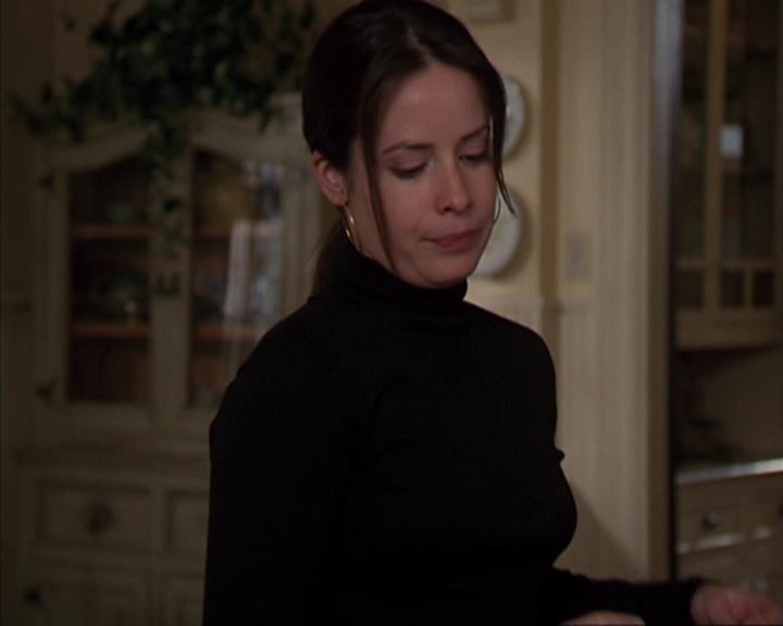 Charmed-Online-dot-419BiteMe0535.jpg