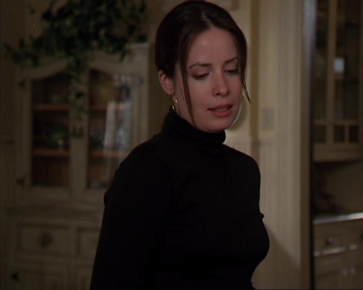 Charmed-Online-dot-419BiteMe0536.jpg